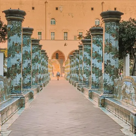 The Idyll Boutique - In Napoli's Spanish Quarters Bed & Breakfast *