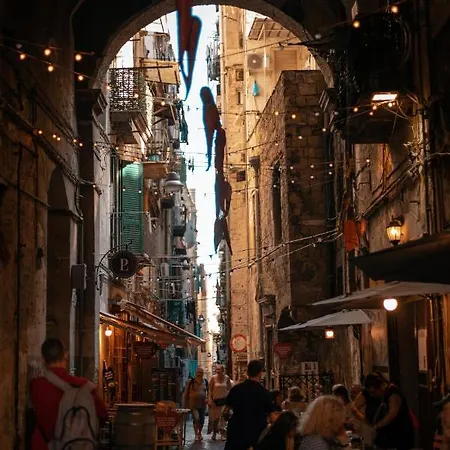 The Idyll Boutique - In Napoli's Spanish Quarters Naples