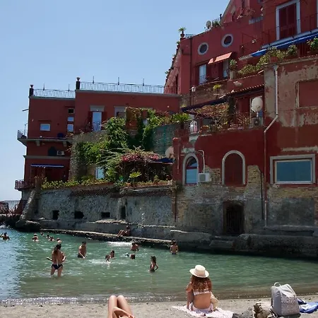 The Idyll Boutique - In Napoli's Spanish Quarters * Naples