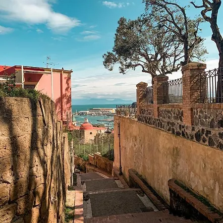 Bed & Breakfast The Idyll Boutique - In Napoli's Spanish Quarters *