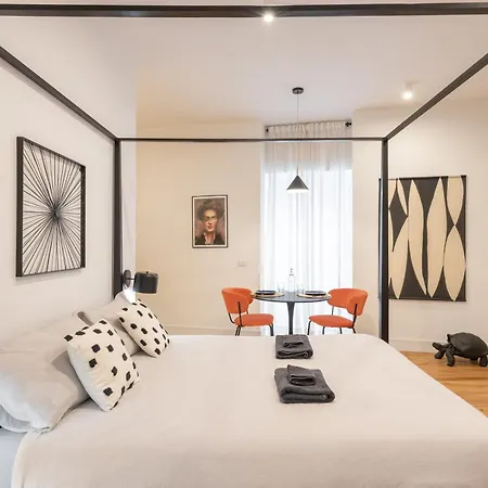 The Idyll Boutique - In Napoli's Spanish Quarters Bed & Breakfast Naples
