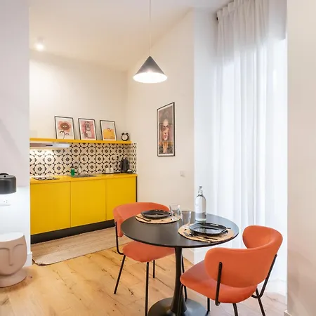 The Idyll Boutique - In Napoli's Spanish Quarters Bed & Breakfast *