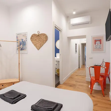The Idyll Boutique - In Napoli's Spanish Quarters Bed & Breakfast Naples